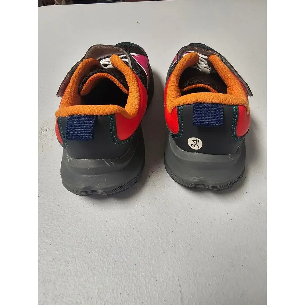 NWOB Girls Lightweight Hook and Loop Sneakers size EU34 UK2 US 3